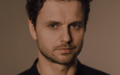 Artysta: Maksymilian Rogacki