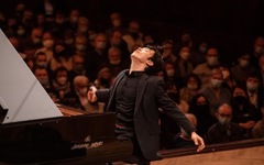 Hyuk Lee