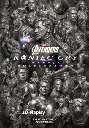 Plakat z tytułem: Avengers: Koniec Gry - Wersja Rozszerzona. Tekst na tle grafiki na której znajdują się wszystkie postacie z filmu jako srebrne metalowe figurki połączone ze sobą w jednej płaszczyźnie.