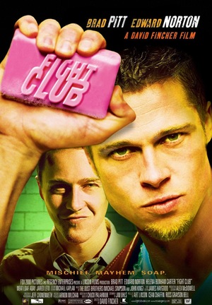 Kolorowy plakat. Dwie twarze mężczyzn koło trzydziestki, patrzą prosto w kamerę. Jeden z nich w ręce trzyma różowe mydło z napisem Fight Club.
