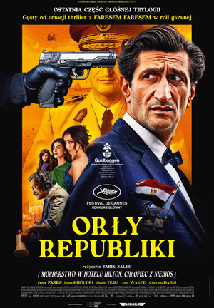 Kilka postaci na plakacie. Na głowym planie mężczyzna, przy jego głowie pisolet skierowany w jego stronę. W tle postacie kobiet.