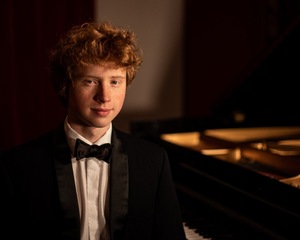 K - RECITAL FORTEPIANOWY  WOKÓŁ WIELKIEGO KONKURSU - ANTONI KŁECZEK