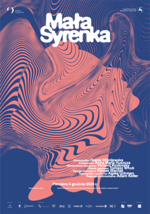 Tytuł spektaklu na różowo-niebieskim tle