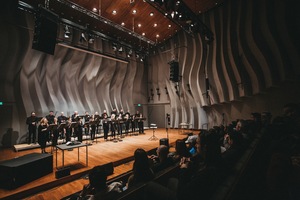 Camerata Silesia / (Wcale nie taka) Mała Msza Uroczysta