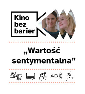 Kolorowe zdjęcie z filmu. Dwie młode kobiety robią selfie telefonem. Uśmiechają się.