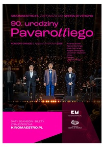 Na scenie w odświętnych garniturach stoi trzech śpiewaków operowych. W oddali widać blask towarzyszący tłumowi publiczności. U góry różowy tytuł retransmitowanego koncertu.