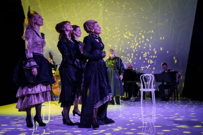 „Uczycie nas, jak suknie się podnosi” Teatr KTO z Krakowa