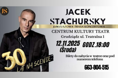 Postać Jacka Stacgurskiego, ubrana w czarny garnitur wraz z opisami wydarzenia.