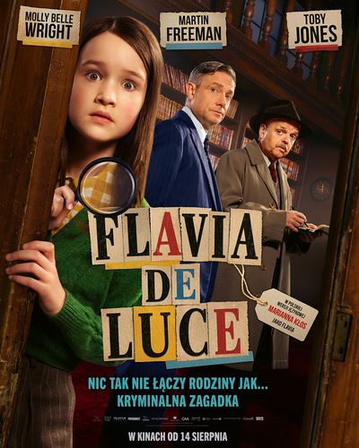Kolorowy plakat. Dziewczynka z lupą - to młoda detektywka, Flavia. Wychyla się zza regału w bibliotece. Za nią stoi dwóch dorosłych mężczyzn, też detektywów.