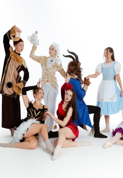 Slider - Widowisko:  „Piękna i Bestia” – jubileuszowy spektakl Studia Tańca Rytmix!