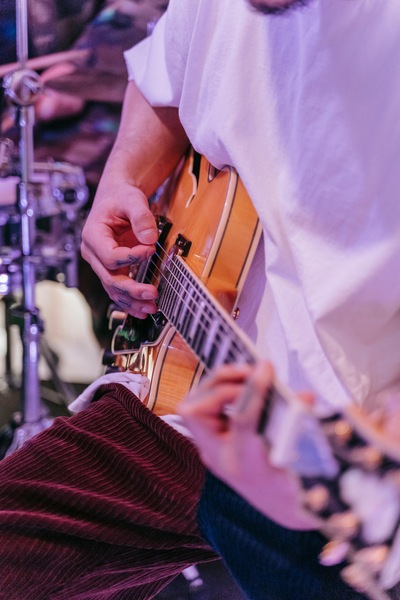 Grafika reklamowa - Nauka gry na gitarze elektrycznej