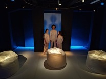 Bilety na: PRZY DRZWIACH ZAMKNIĘTYCH